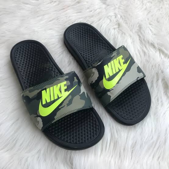 Nike Benassi Camo Slides